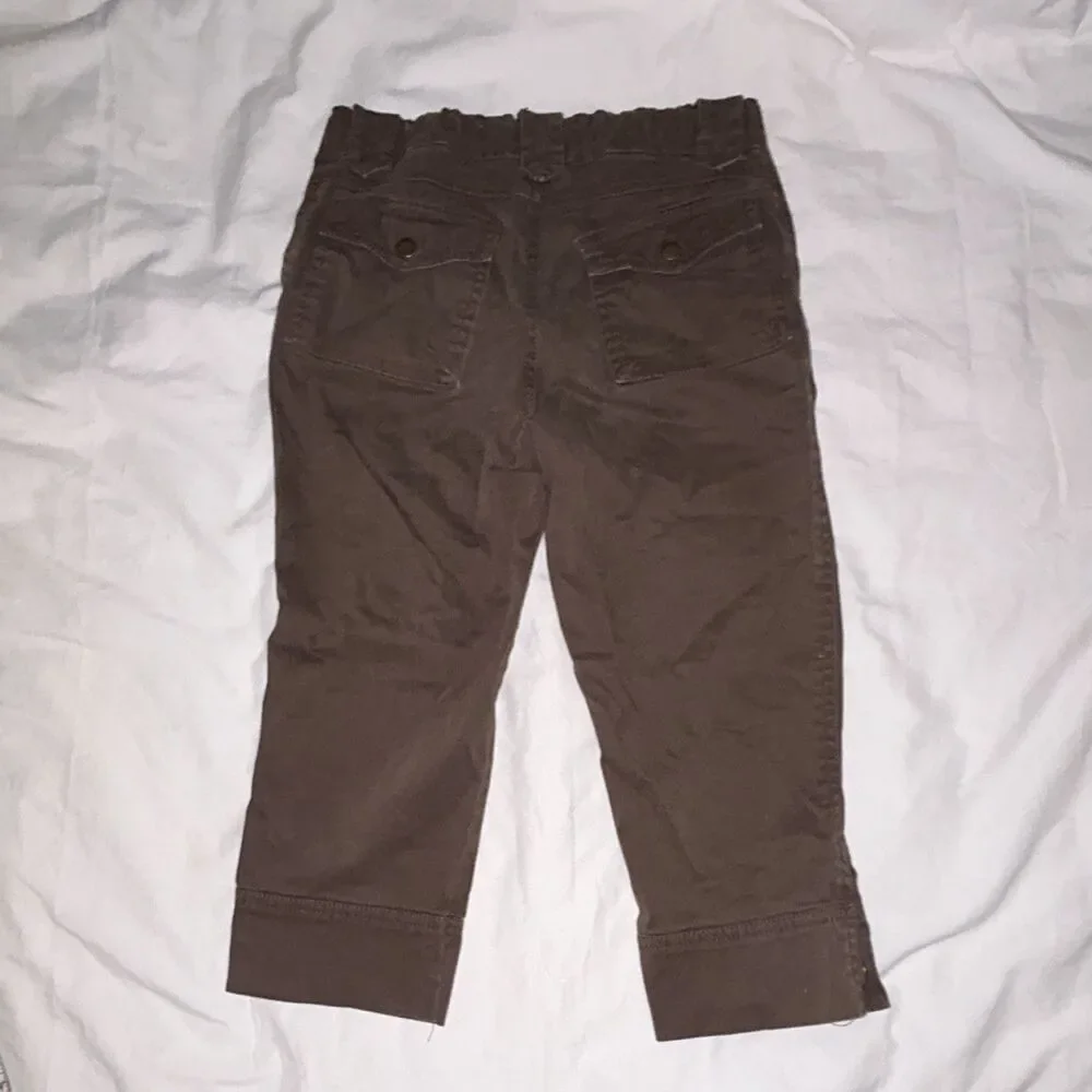 The Children's Place Boys Brown Solid Capri Pants 100% Cotton Button Casual